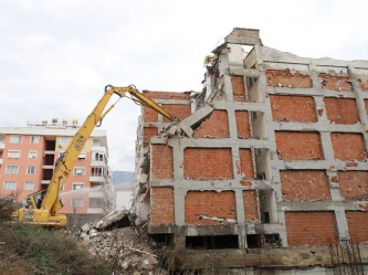 Demolition of dangerous buildings in Alanya
