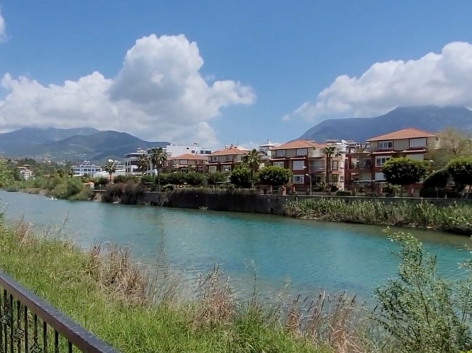 Flussblick Eigentumswohnung in Tosmur Alanya